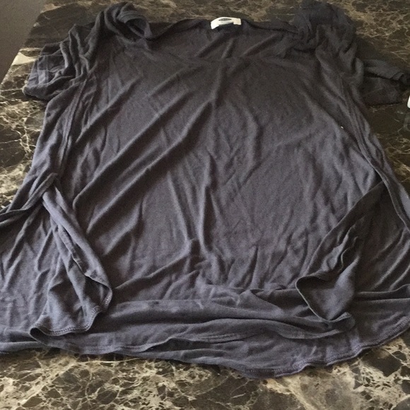 3 old navy shirts - Picture 4 of 5